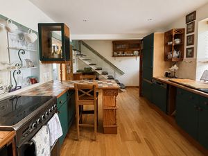 Kitchen- click for photo gallery